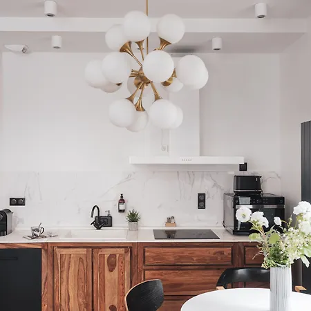 Place Royale - Maisons Du Monde & *